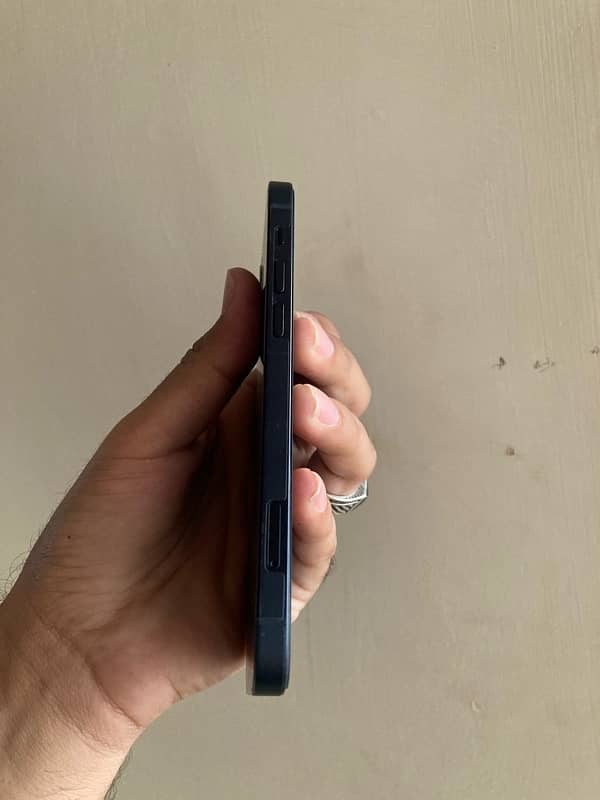 iphone 12 jv 64GB black colour 1