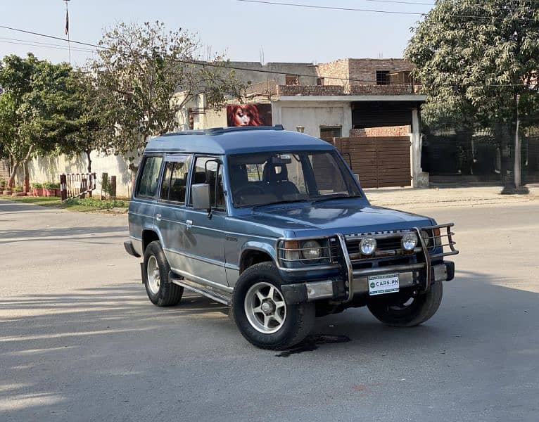 Mitsubishi Pajero 1989 9