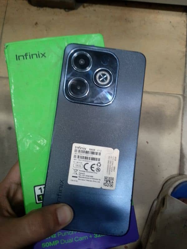 Infinix hot 40i 8+8 128 With box and charger 0