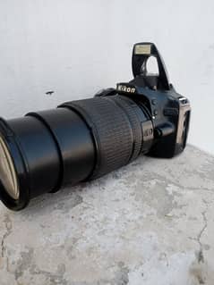 nikon d3200 with 18/140 and all assesries cash on delivery available