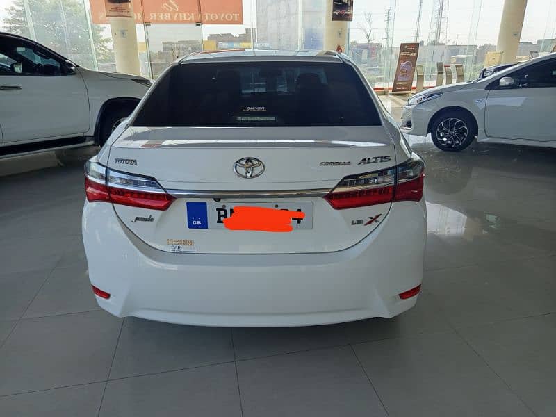 Toyota Altis Grande 2018 4