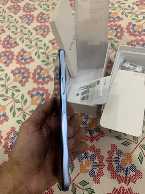 Vivo Y33s with box 8/128 Condition 10/10 6