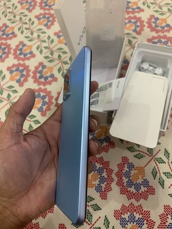 Vivo Y33s with box 8/128 Condition 10/10 7