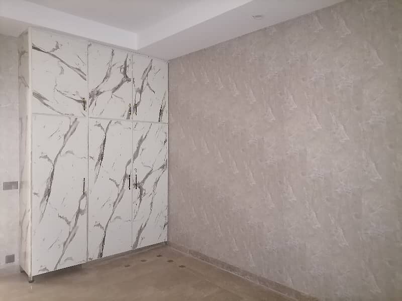 6 Marla Flat For sale In Rs. 12000000 Only 19