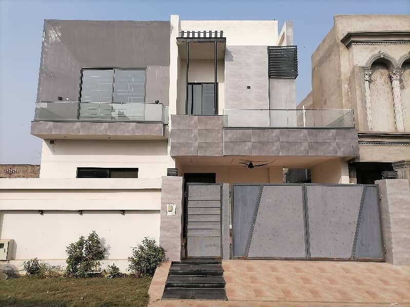 10 Marla House In Only Rs. 45000000 0