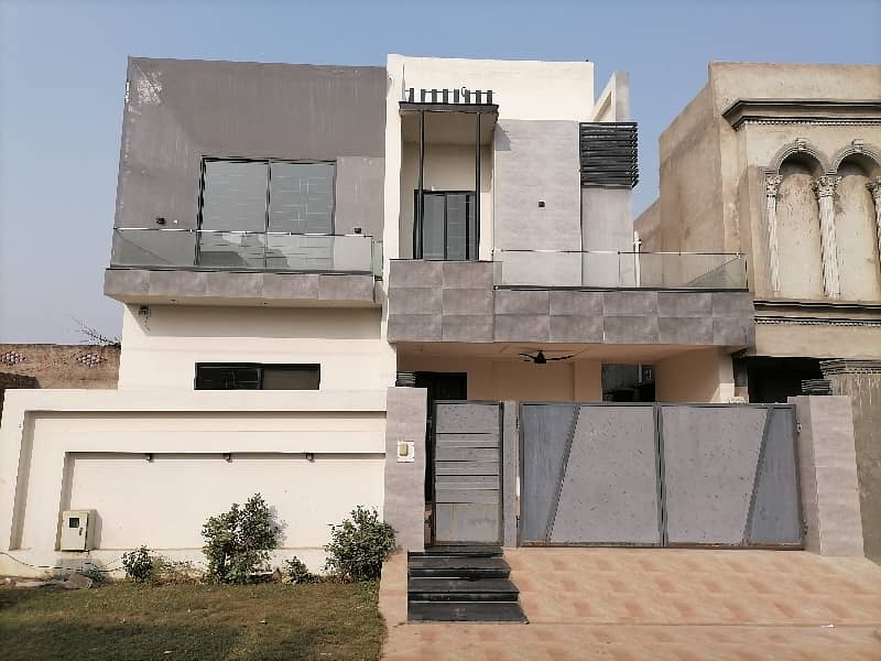 10 Marla House In Only Rs. 45000000 1