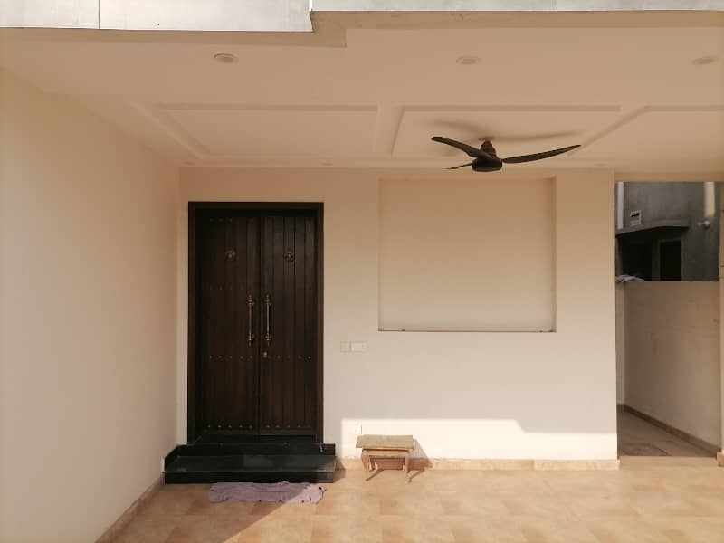 10 Marla House In Only Rs. 45000000 6