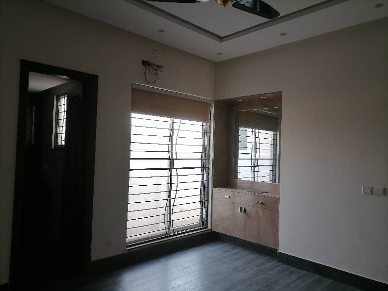 10 Marla House In Paragon City - Imperial 2 Block For sale 16