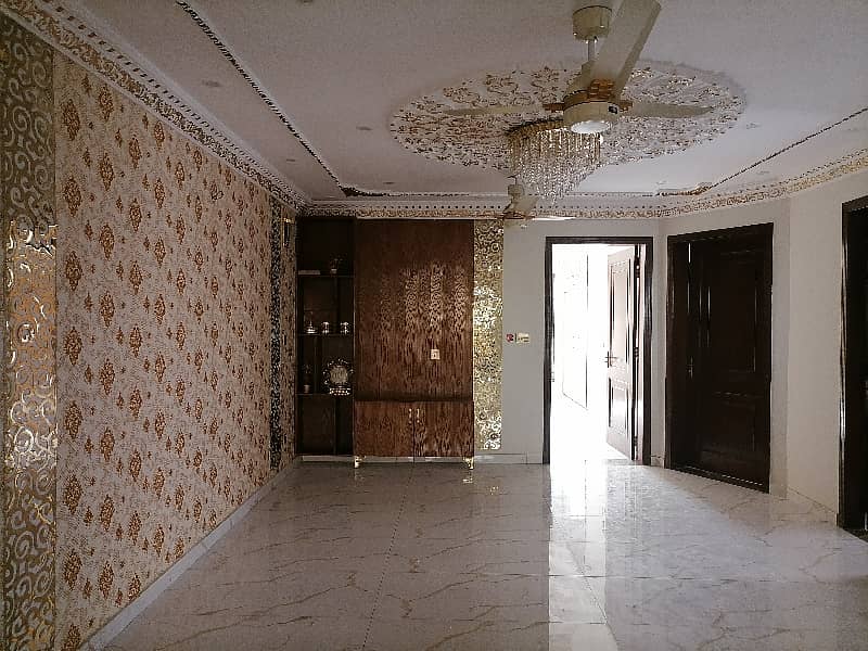 A Centrally Located House Is Available For sale In Lahore 22