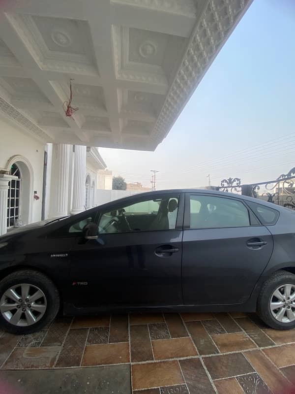 Toyota Prius 2014 6