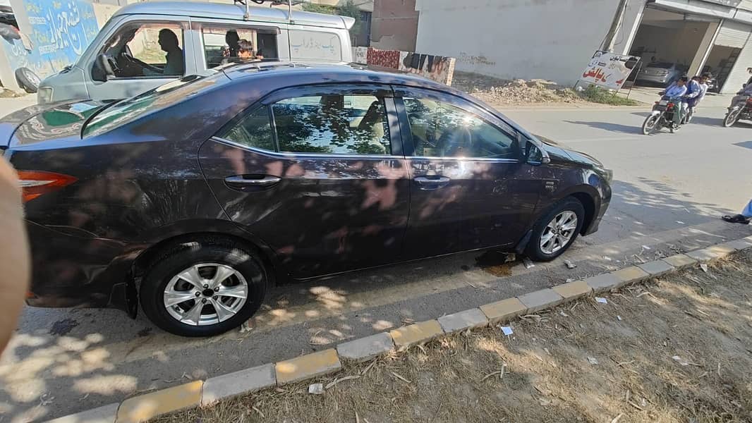 Toyota Corolla Altis Grande 2014 3