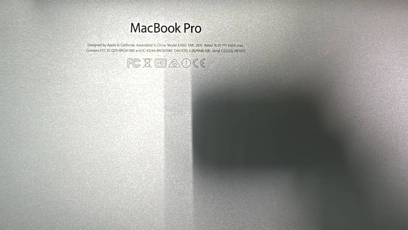 Apple macbook pro 2015 model A2442  core i5 8GB 256GB ssd 2