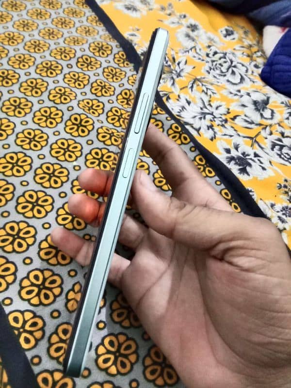 oppo A58 With box charge 8+128 condition 10/10,,,8 month worrnty 1