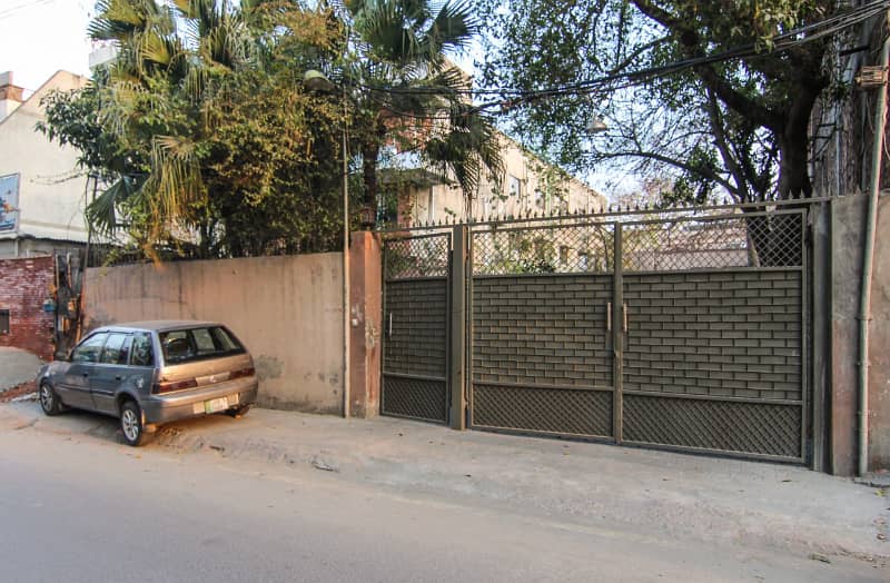 34.5 Marla Luxurious House Is Available For Sale On Habib Ullah Road Lahore 1