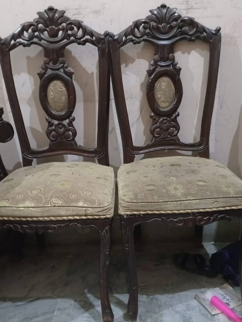 CHANIOTI BED TABLE WITH 4 CHAIRS FOR SALE 3