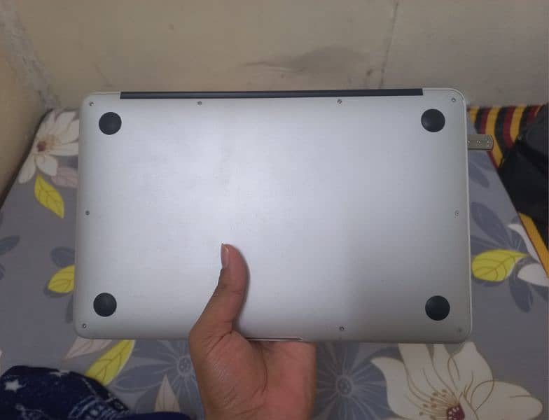 Apple Mac Book Air 2015 1