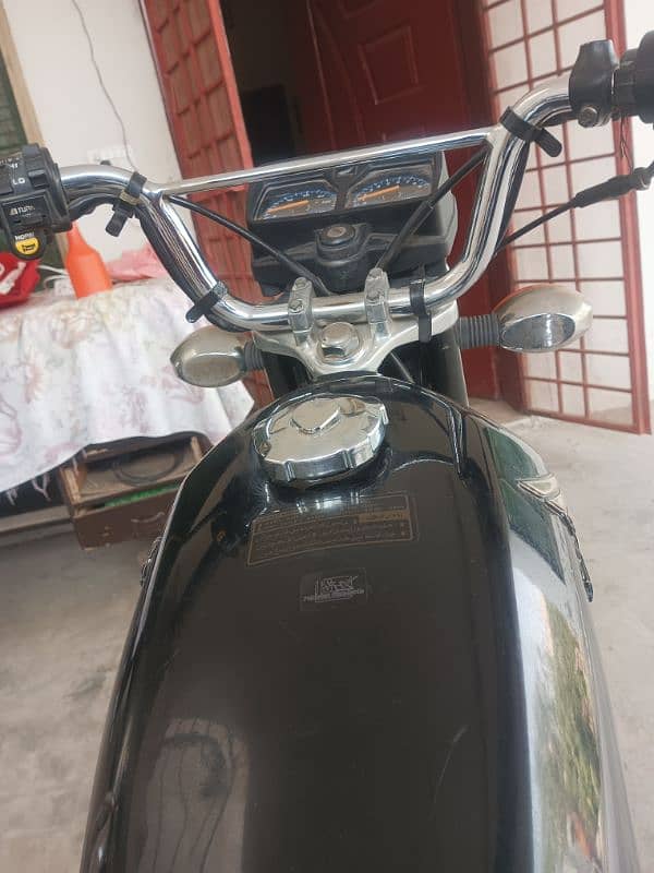 Honda 125 2023 one hand use 3