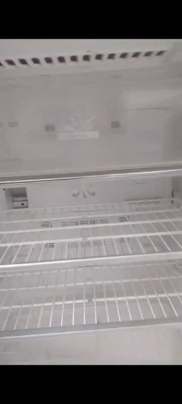 Sanyo de-frost fridge made in thailand 8