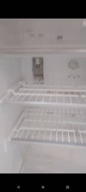 Sanyo de-frost fridge made in thailand 9