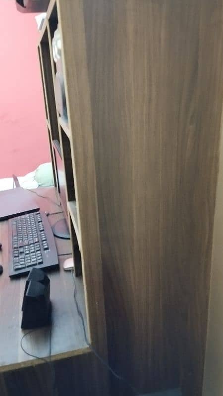 computer table in best condition 2