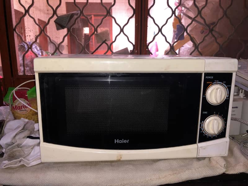 Haier HGN-2070M Microwave Oven 3