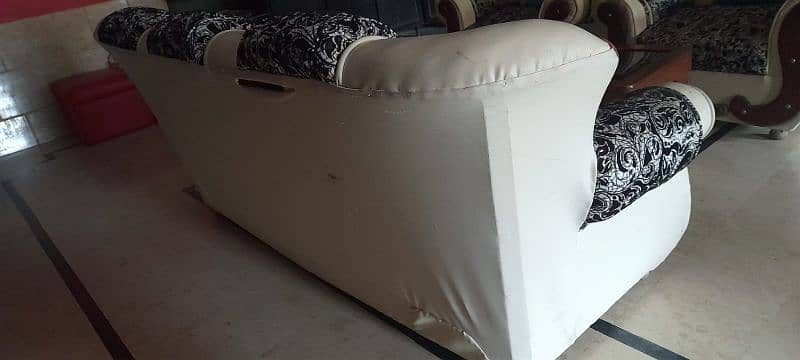 sofa set (3 seater+2 sofa 1 seater) 4