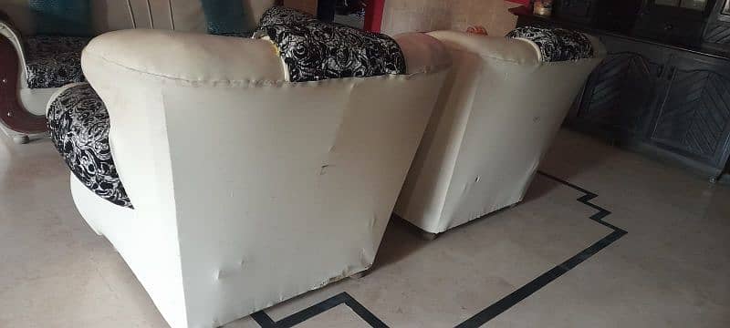 sofa set (3 seater+2 sofa 1 seater) 6