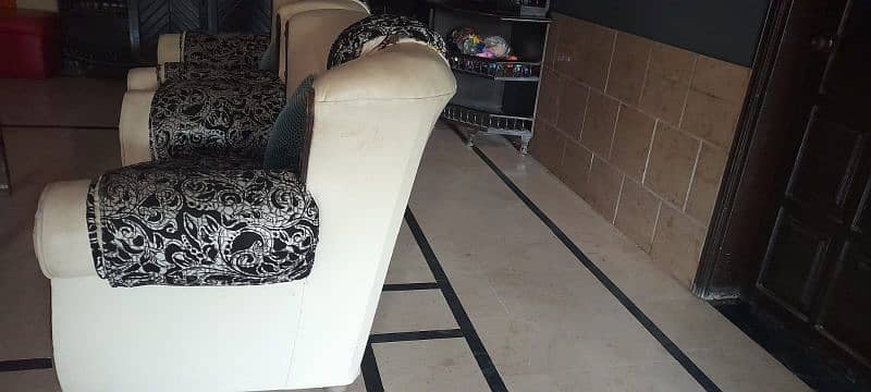 sofa set (3 seater+2 sofa 1 seater) 7