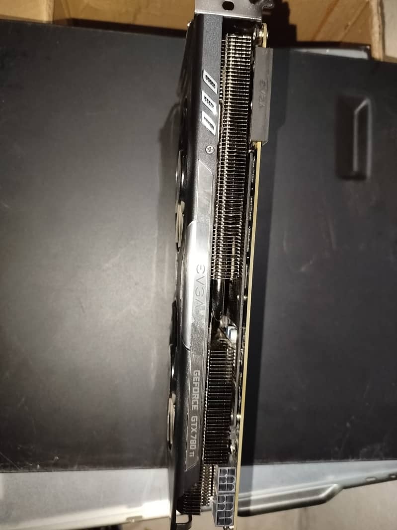 GTX 780ti (EVGA) / 3 GB / 384 Bit / DDR5 1