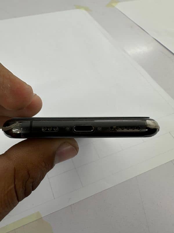 iphone 11pro 64gb battery 79 LLA model all ok. lunch condition 7