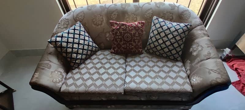 Selling pure shesham sofa set 4