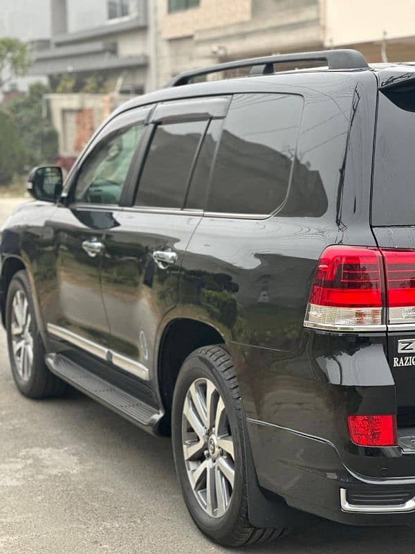 Toyota Land Cruiser ZX Total Geniune 2018 Model 2024 Import 4