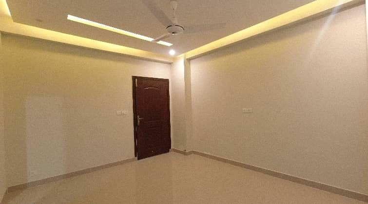 10 Marla Flat For Rent In Askari 11 - Sector D Lahore 5