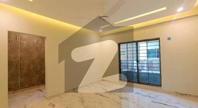 10 Marla Flat For Rent In Askari 11 - Sector D Lahore 11