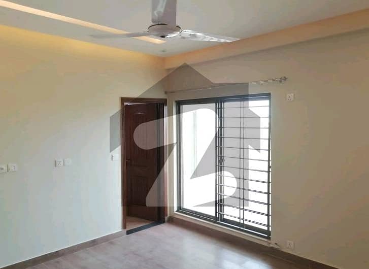 10 Marla Flat In Askari 11 - Sector D Best Option 6