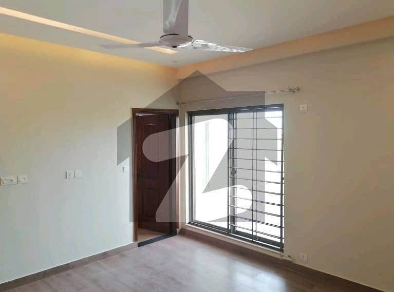 In Askari 11 - Sector D 10 Marla Flat For Sale 9