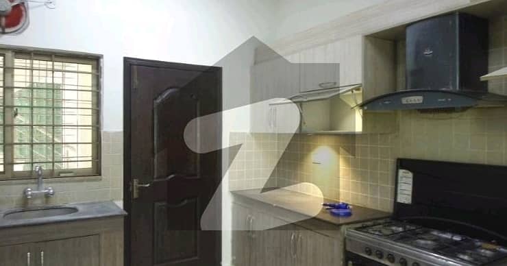 A 10 Marla Flat Is Up For Grabs In Askari 9