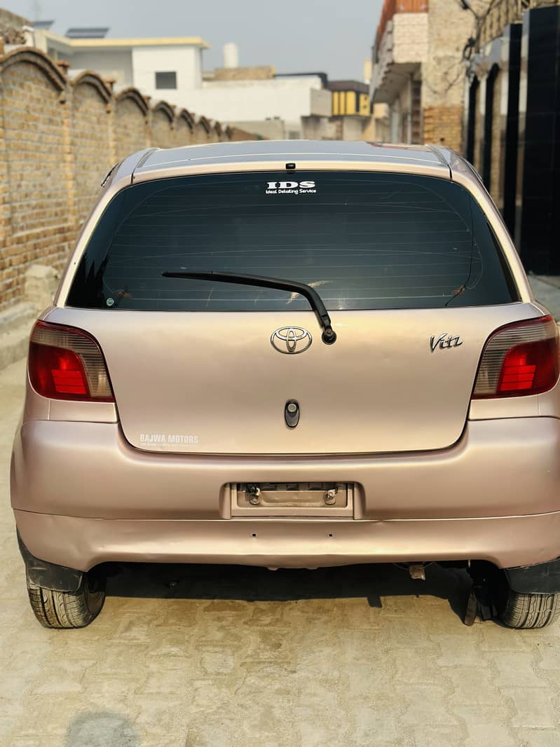 Toyota Vitz 2001 13