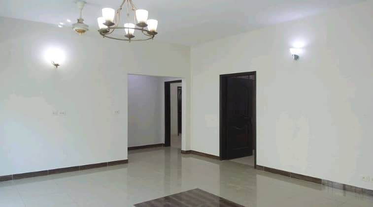 Spacious Flat Is Available For sale In Ideal Location Of Askari 11 - Sector B Apartments 4