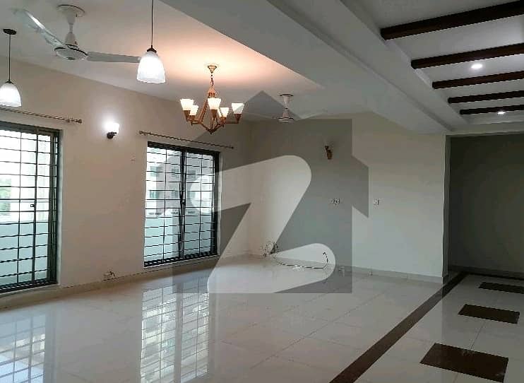 Reasonably-Priced 10 Marla Flat In Askari 11 - Sector B Apartments, Lahore Is Available As Of Now 3