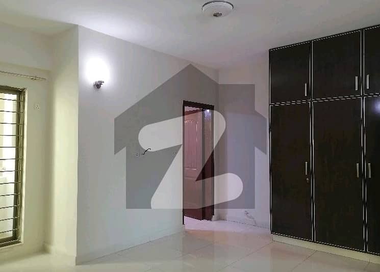 Flat In Askari 11 - Sector B Apartments Sized 10 Marla Is Available 7