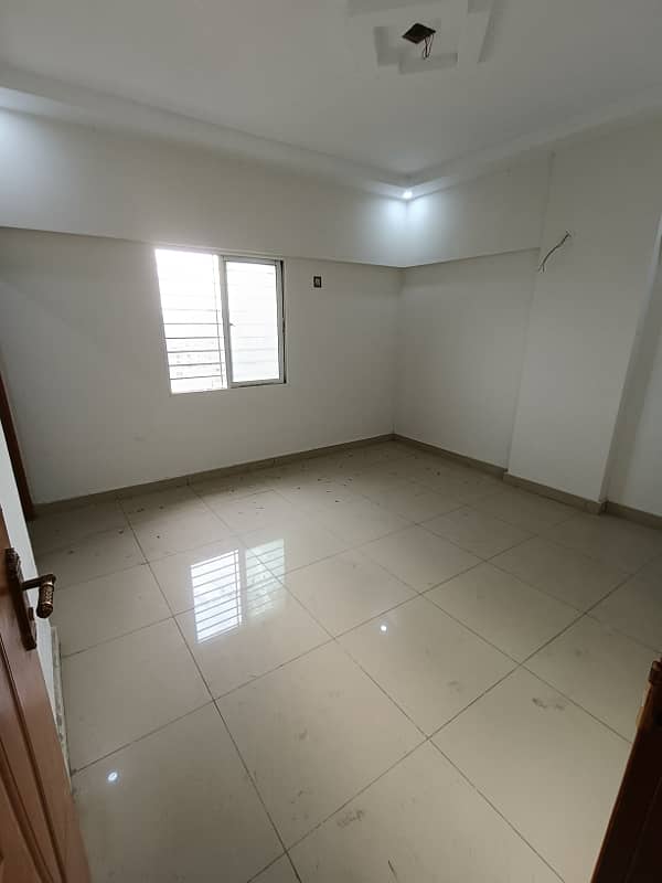 Flat New 2 Bed Lounge Main Road Building 2