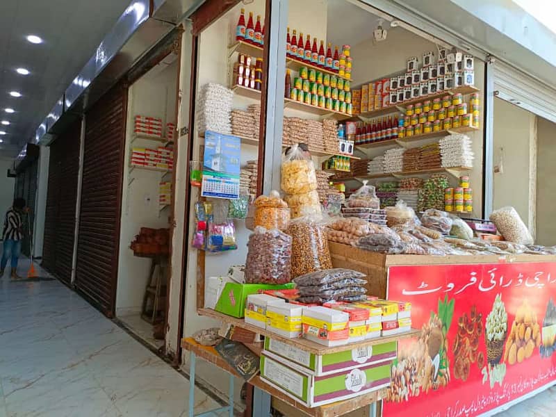 PRIME LOCATION ON SADDAR COMMERICIAL SHOPS ARE AVAILABLE POSSESION ON 40% DOWN PAYMENT 4