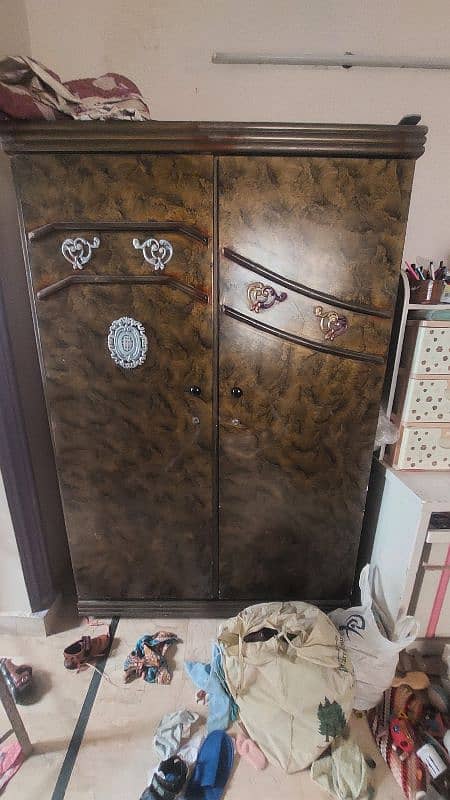 3 door Wardrobe in good condition 0