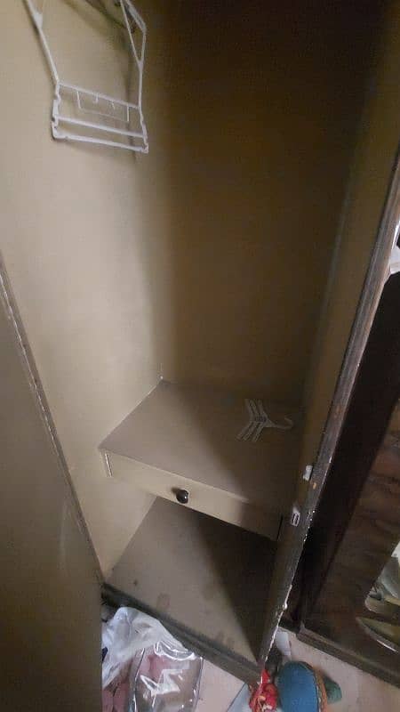 3 door Wardrobe in good condition 3