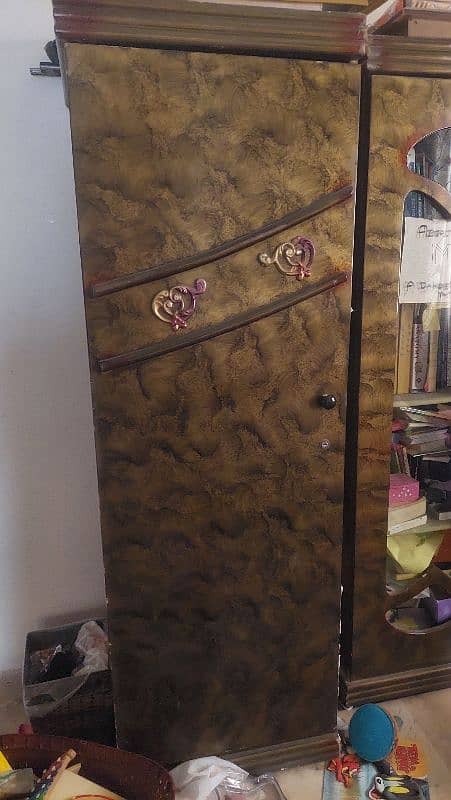 3 door Wardrobe in good condition 4