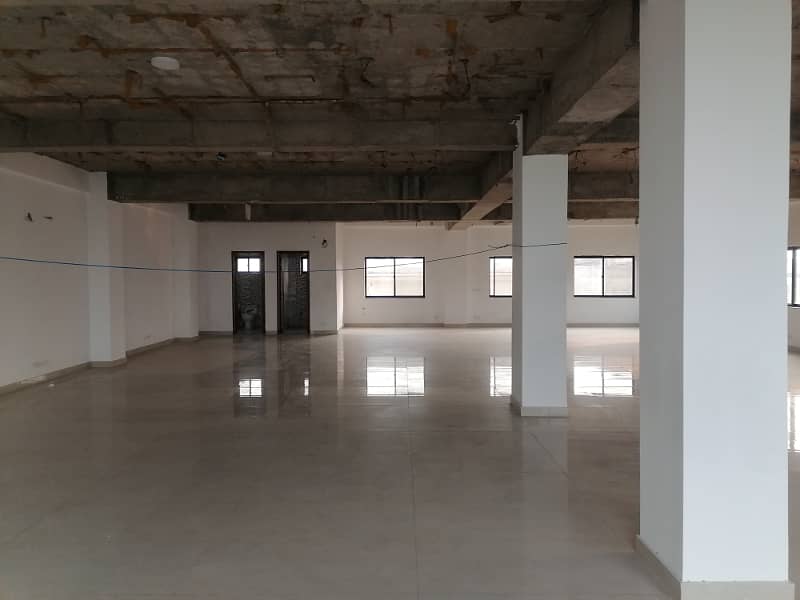 10 Kanal l Building For Rent Office/warehouse 0