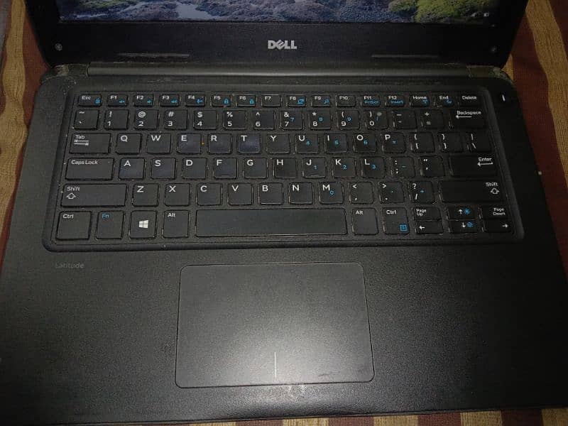 Dell latitude 3380 Core i3 6th-generation, 13.3 touch screen 3