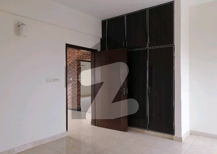 10 Marla Flat For Sale In Rs. 28500000 Only 5