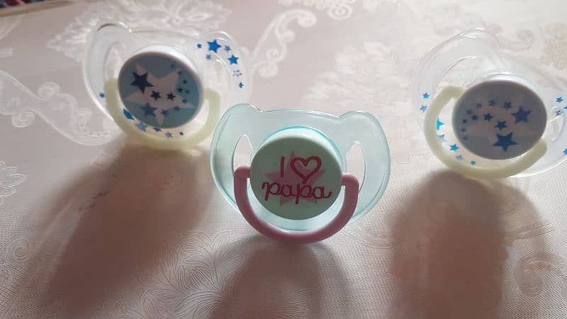 Phillips Avent pacifiers and Sippi cups 4